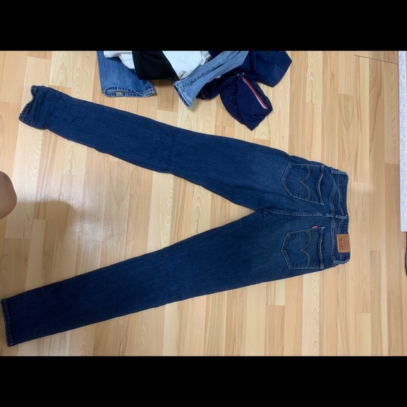 Levi high rise jeans - Picture 2 of 4